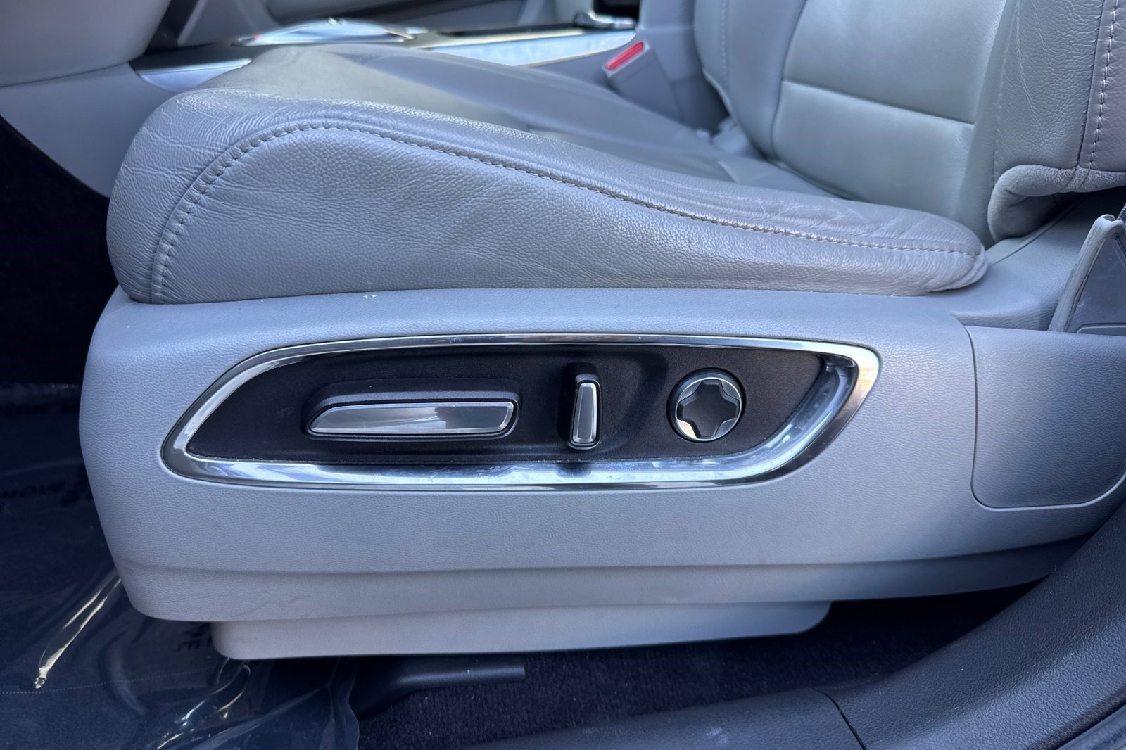 Used 2020 Acura MDX SH-AWD image 15