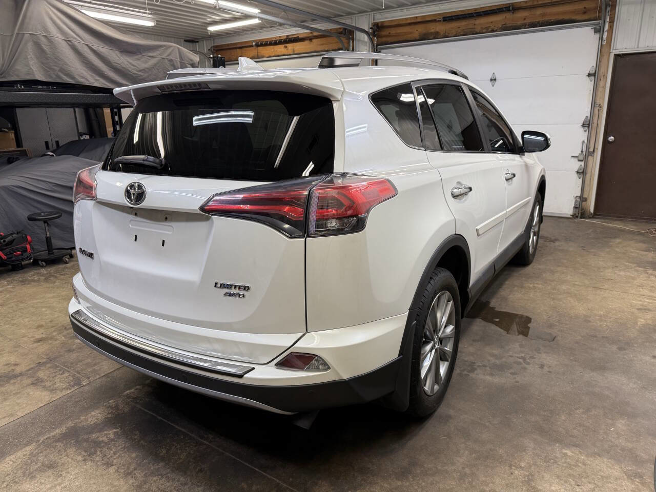 Used 2017 Toyota RAV4 Limited w/ Protection Package image 7