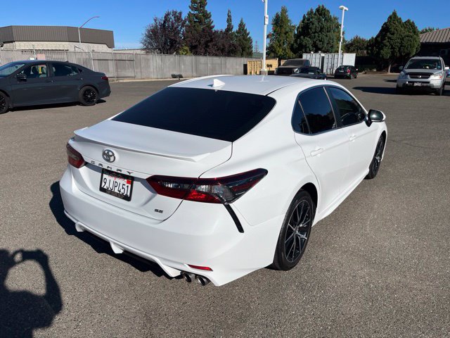 Used 2024 Toyota Camry SE FWD image 3