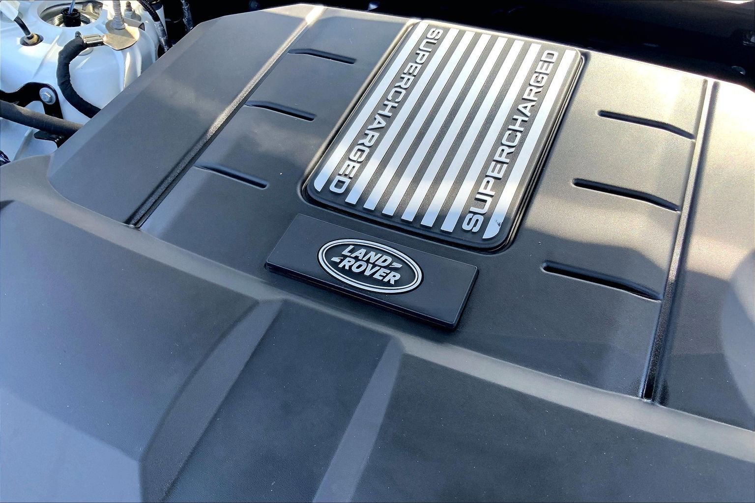 Certified 2024 Land Rover Defender 110 SE AWD/4WD image 32