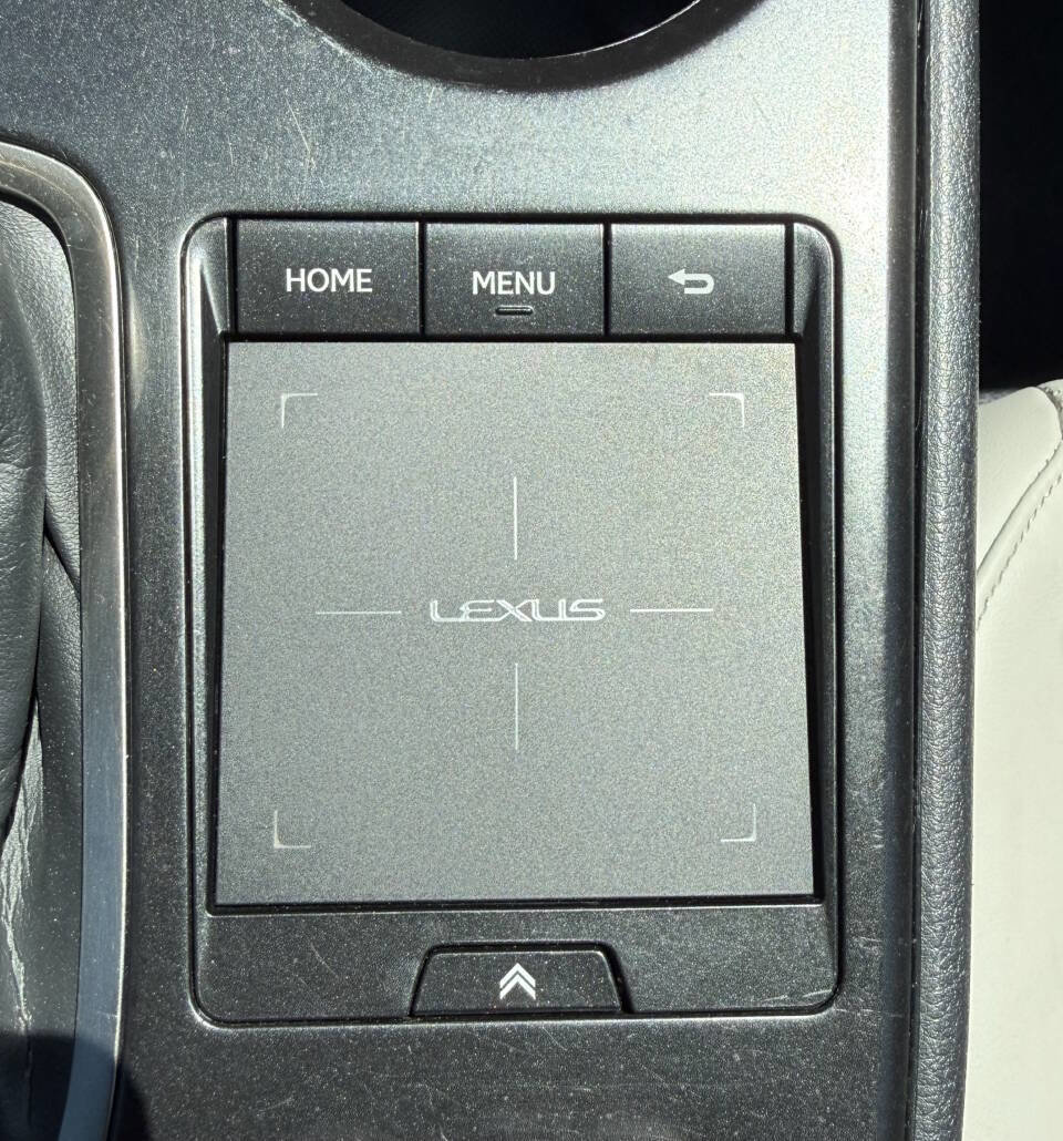 Used 2019 Lexus UX 200 w/ Premium Package image 24