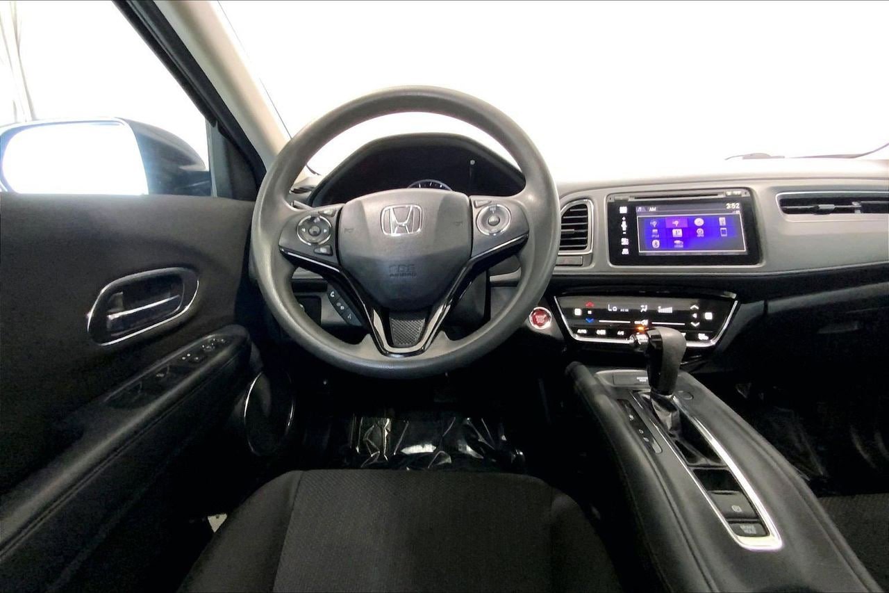 Used 2017 Honda HR-V EX image 4