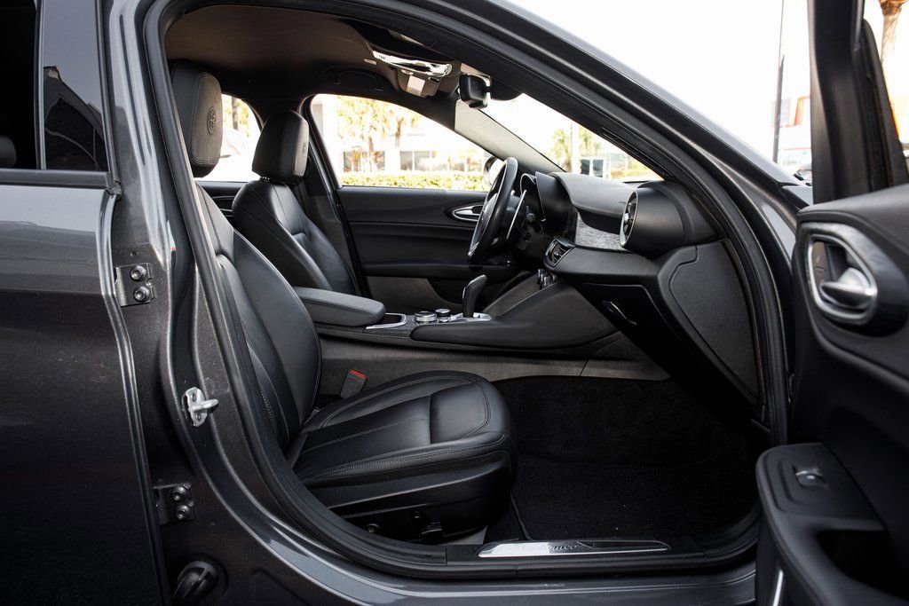 Used 2022 Alfa Romeo Giulia Sprint image 37