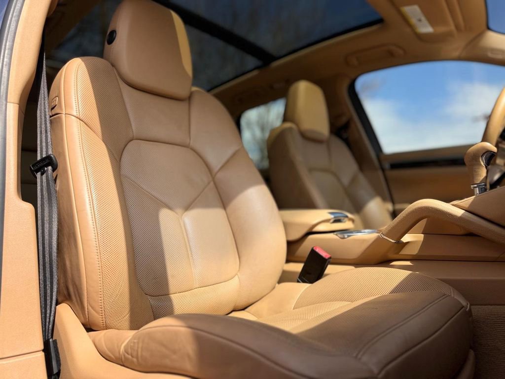 Used 2016 Porsche Cayenne image 26