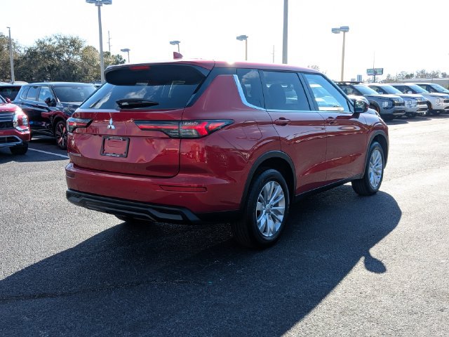 Used 2026 Mitsubishi Outlander ES FWD image 5
