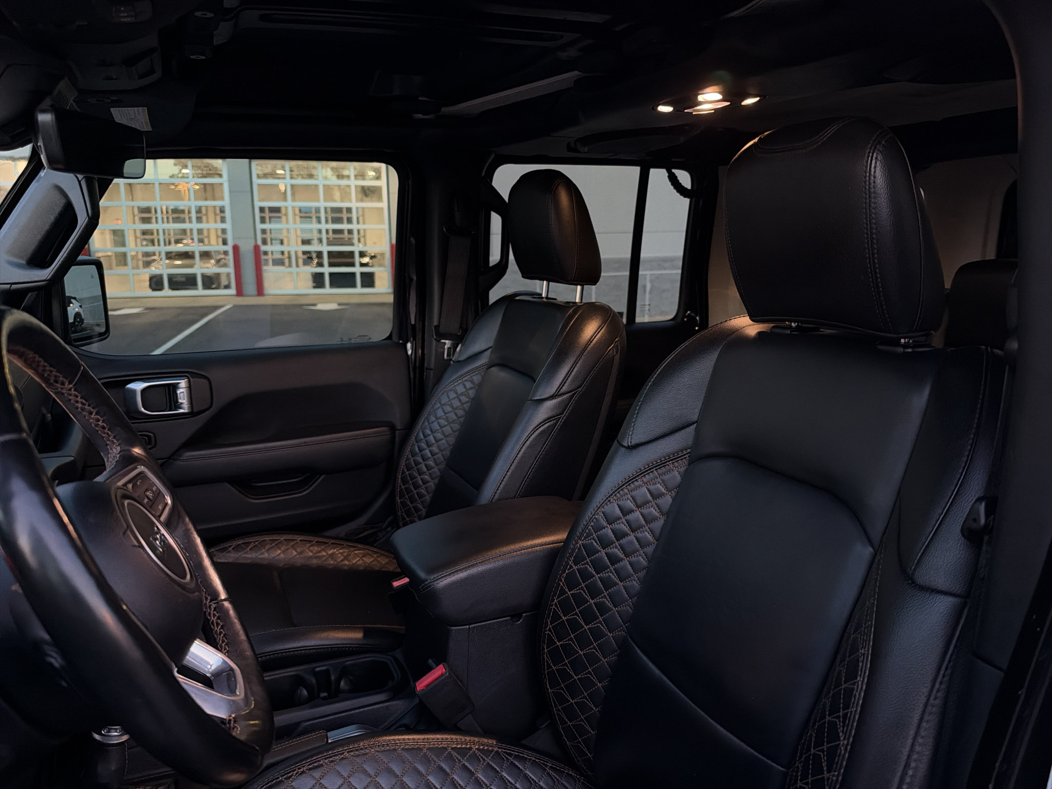 Used 2021 Jeep Wrangler Unlimited Sahara AWD/4WD image 12