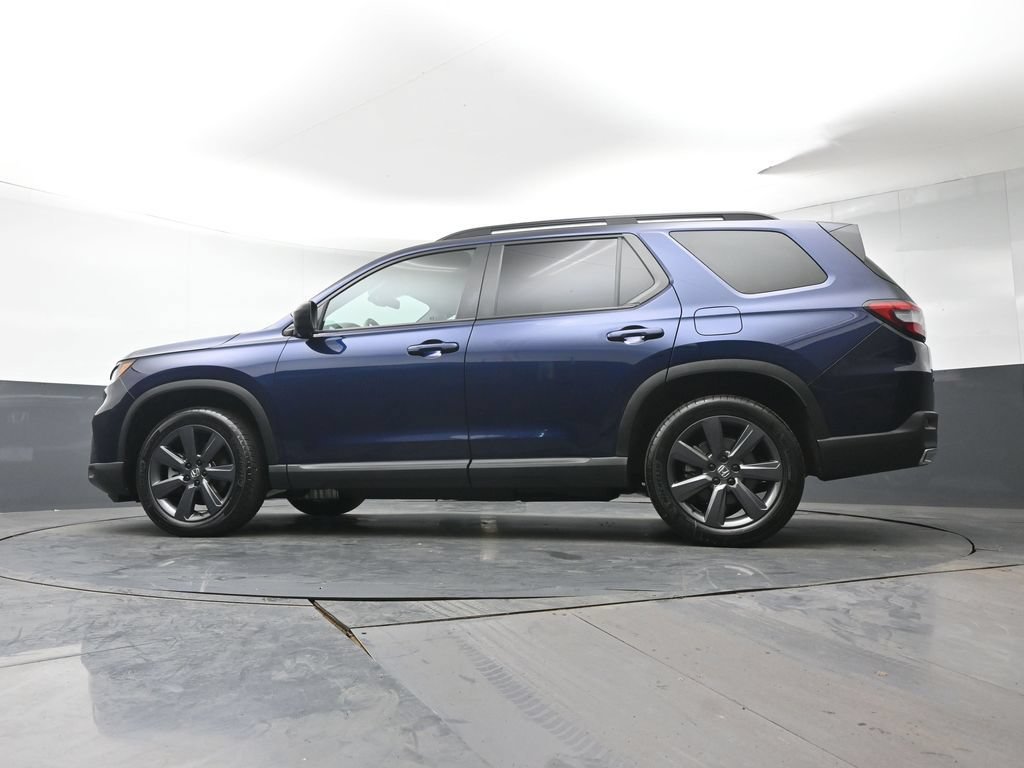 Used 2025 Honda Pilot Sport image 31