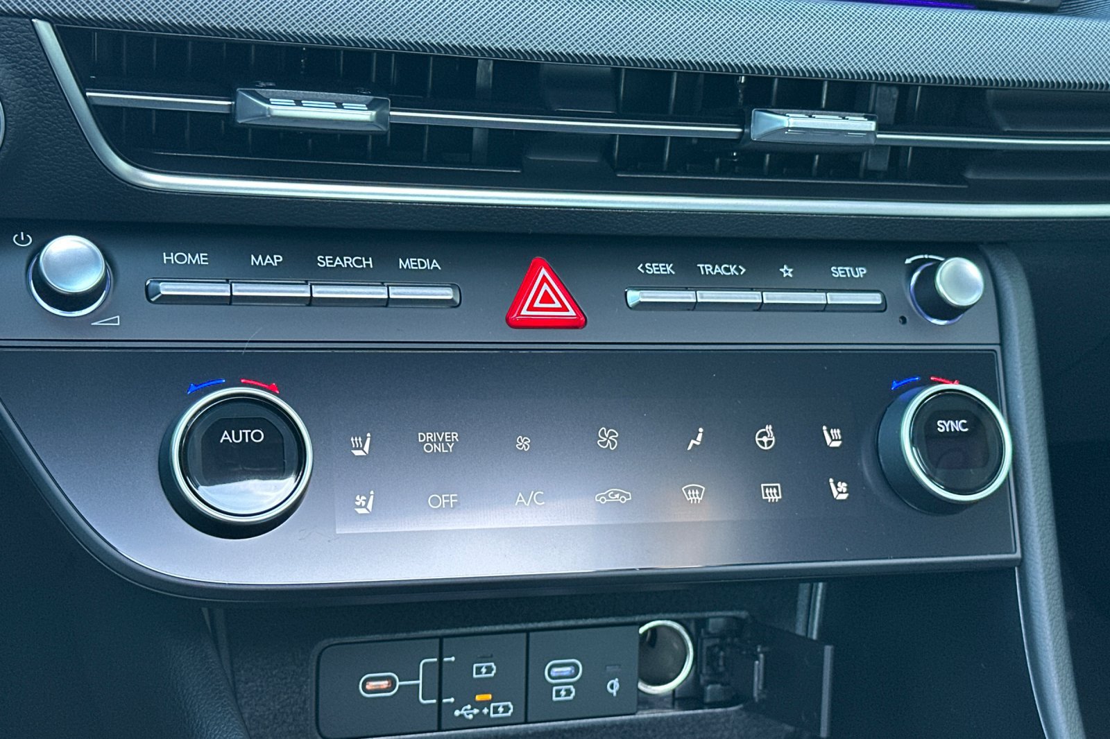 New 2026 Hyundai Sonata Limited FWD image 19
