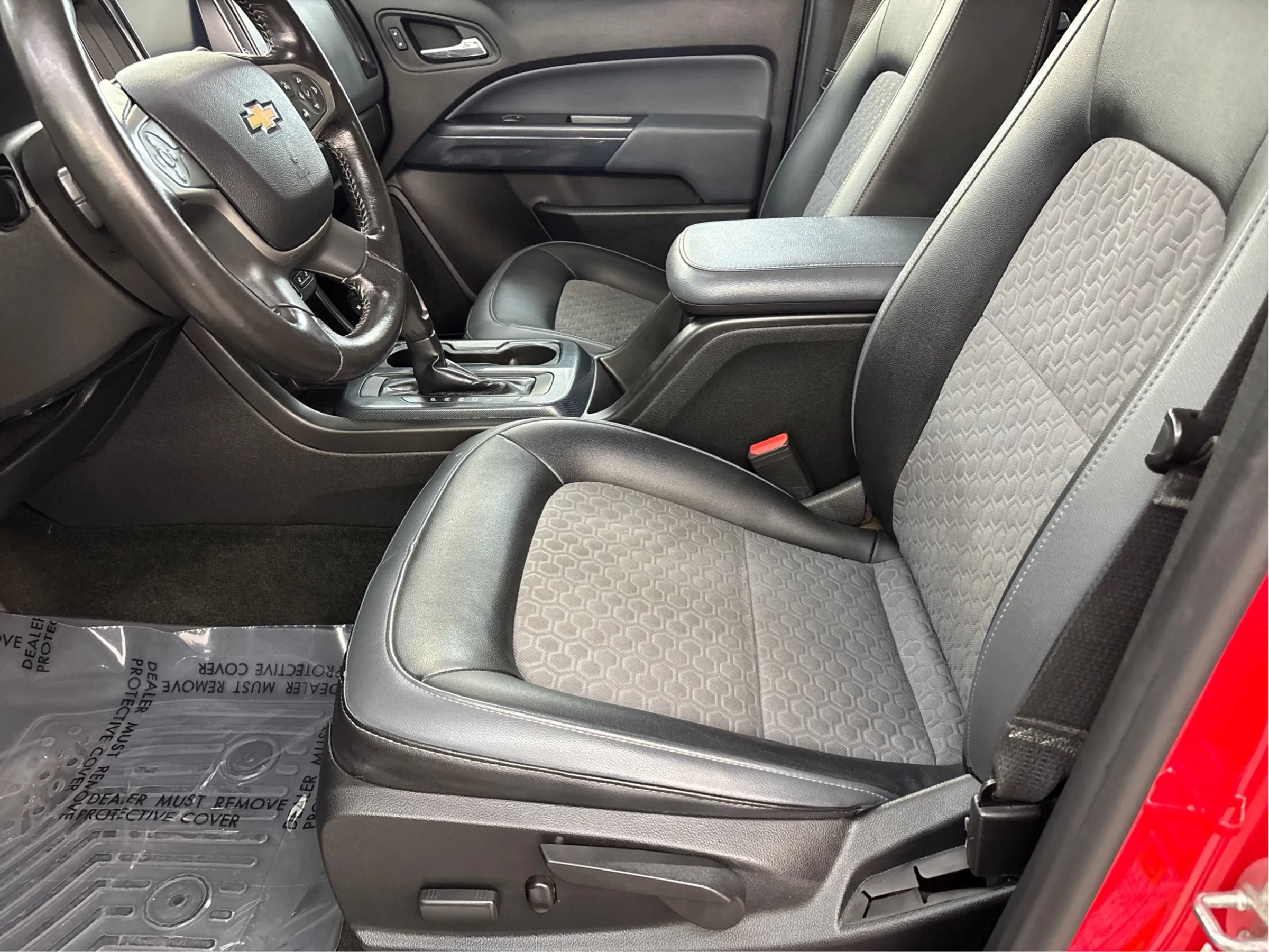 Used 2017 Chevrolet Colorado Z71 AWD/4WD image 13