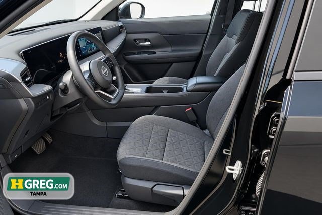 Used 2025 Nissan Kicks SV FWD image 8