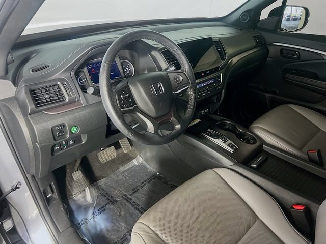 Used 2023 Honda Passport EX-L image 11