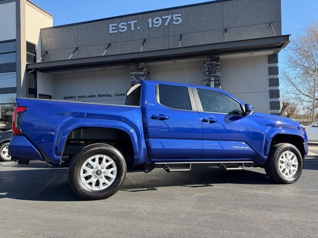 Used 2025 Toyota Tacoma SR5 image 3