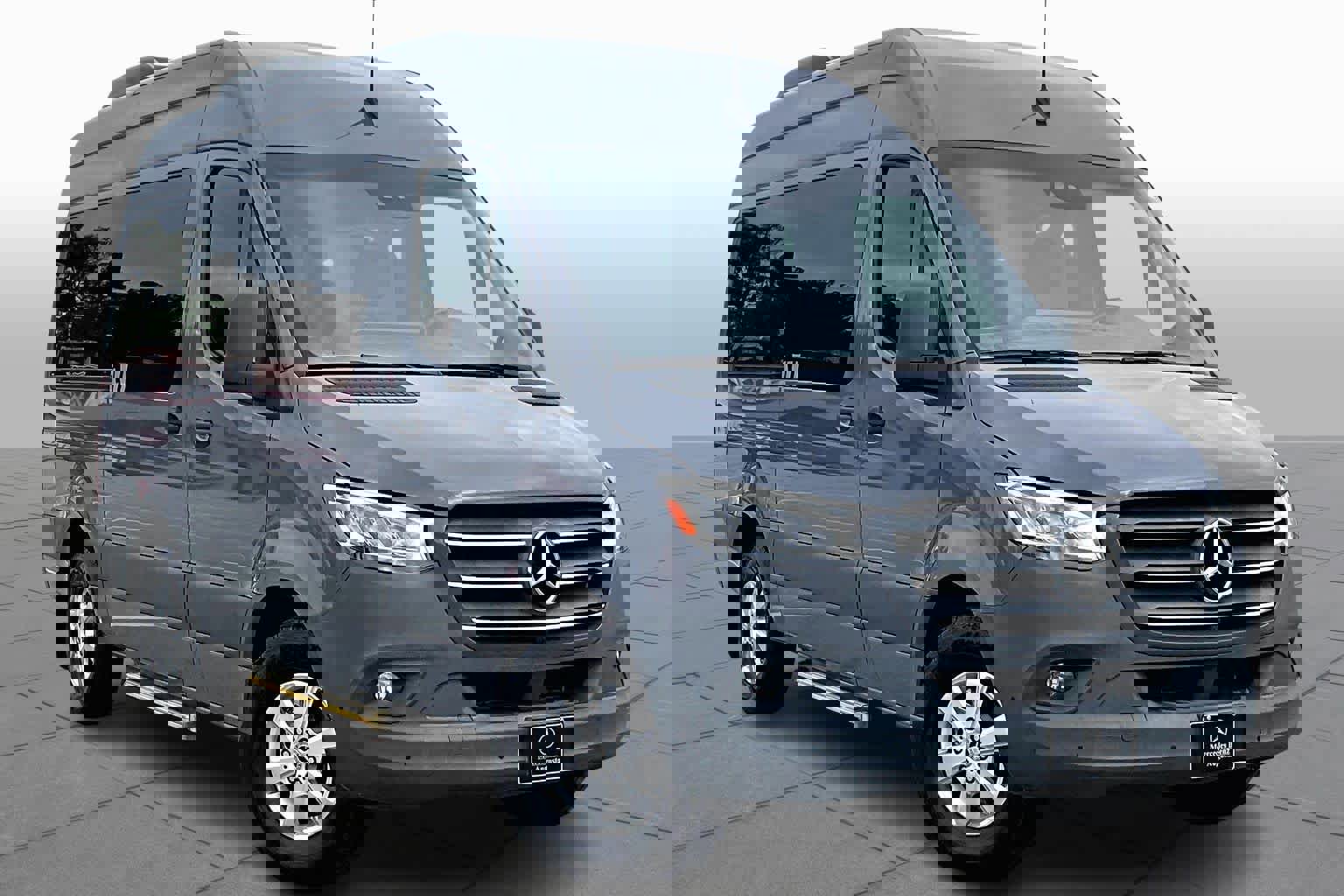 Used 2022 Mercedes-Benz Sprinter 2500 image 3