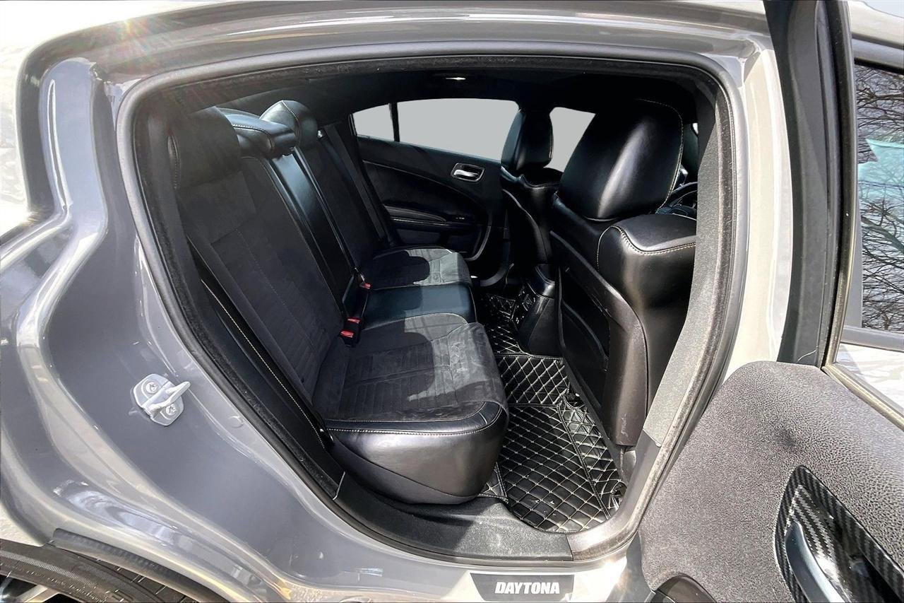 Used 2018 Dodge Charger R/T image 25