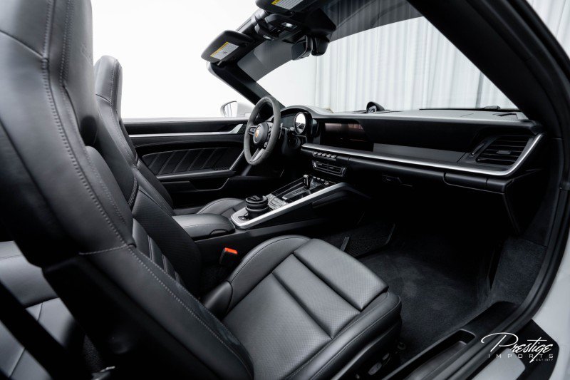 Used 2025 Porsche 911 Turbo image 41