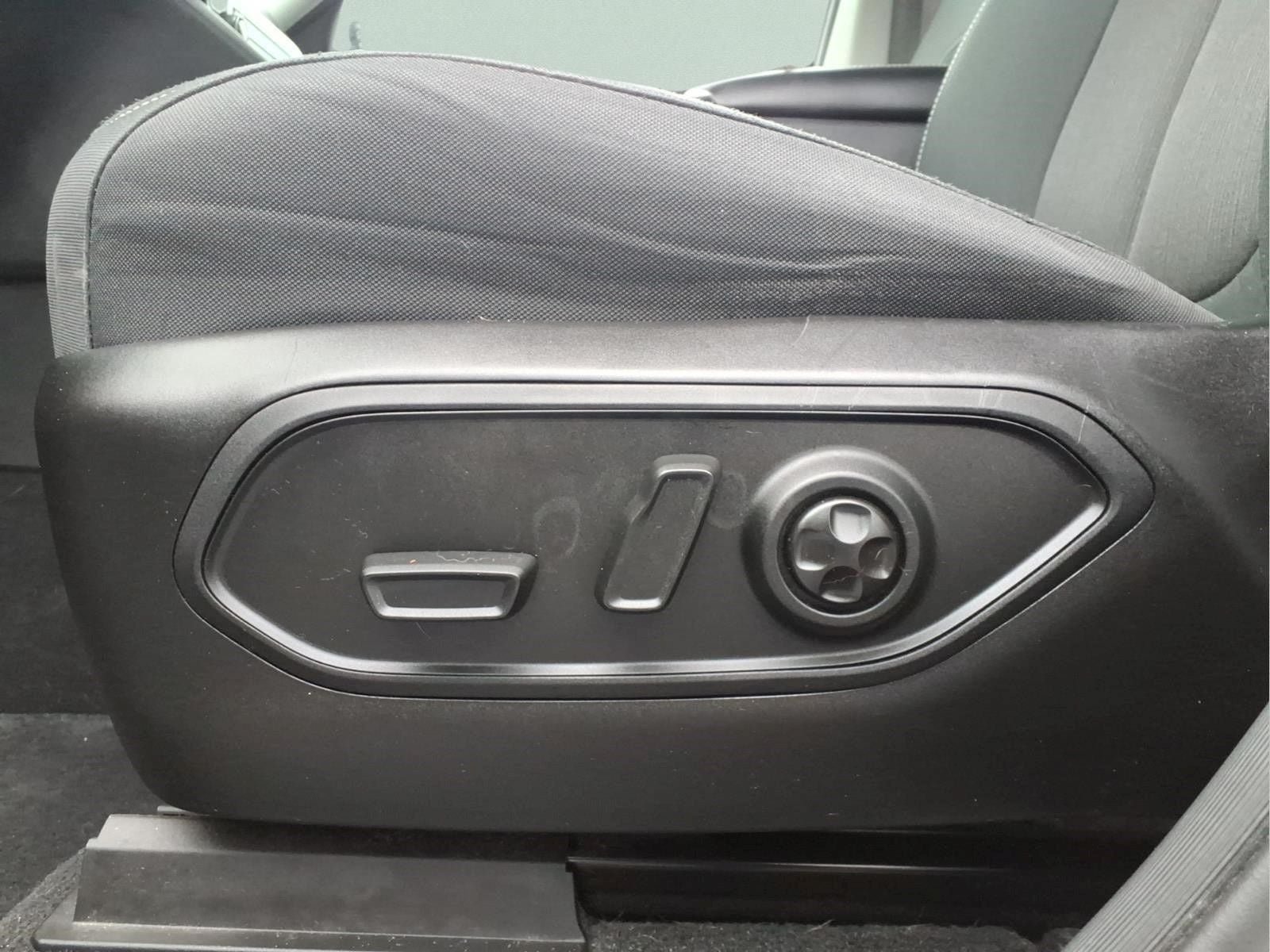 Used 2023 Jeep Grand Cherokee Laredo AWD/4WD image 21