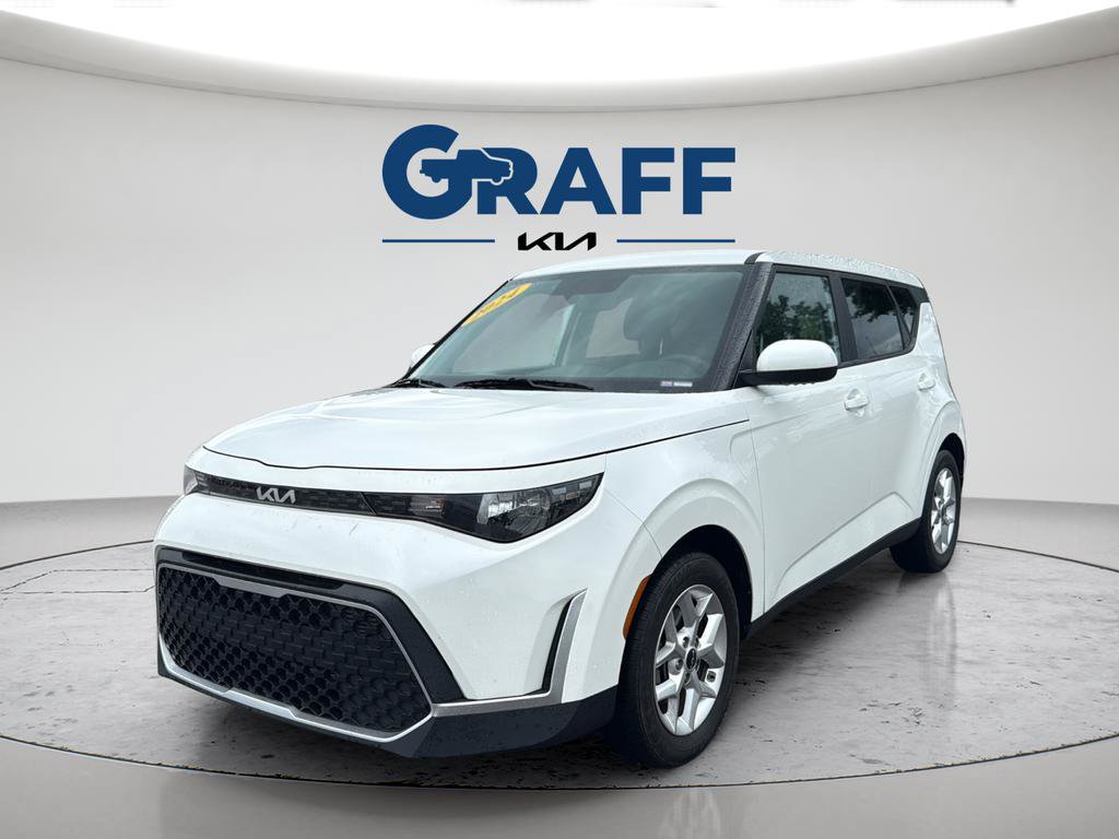 Used 2024 Kia Soul LX w/ Option Group 015 FWD image 1