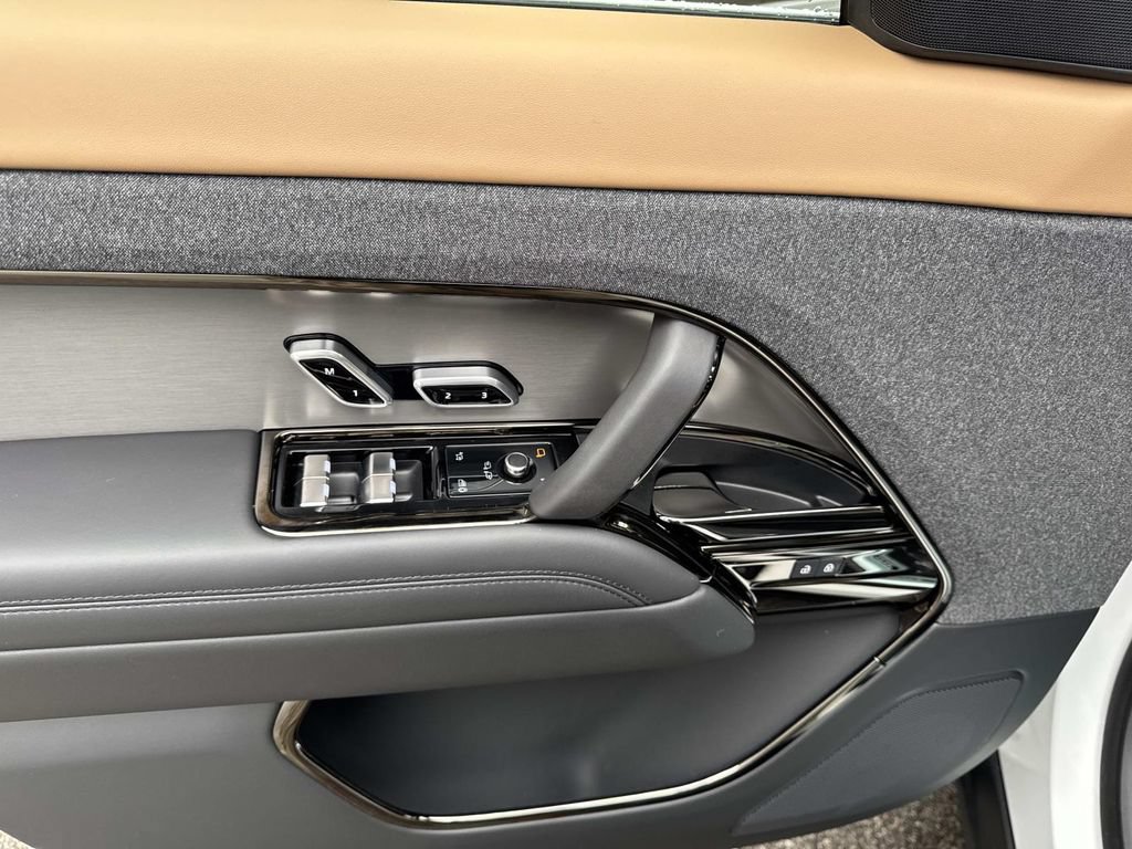 New 2026 Land Rover Range Rover Sport Dynamic SE AWD/4WD image 19