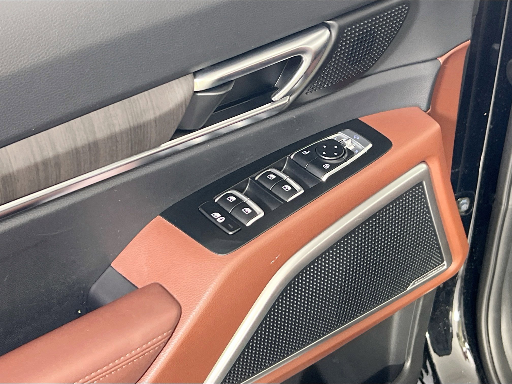 Used 2024 Kia Telluride EX image 18