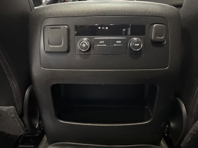 Used 2018 Chevrolet Suburban LT image 17
