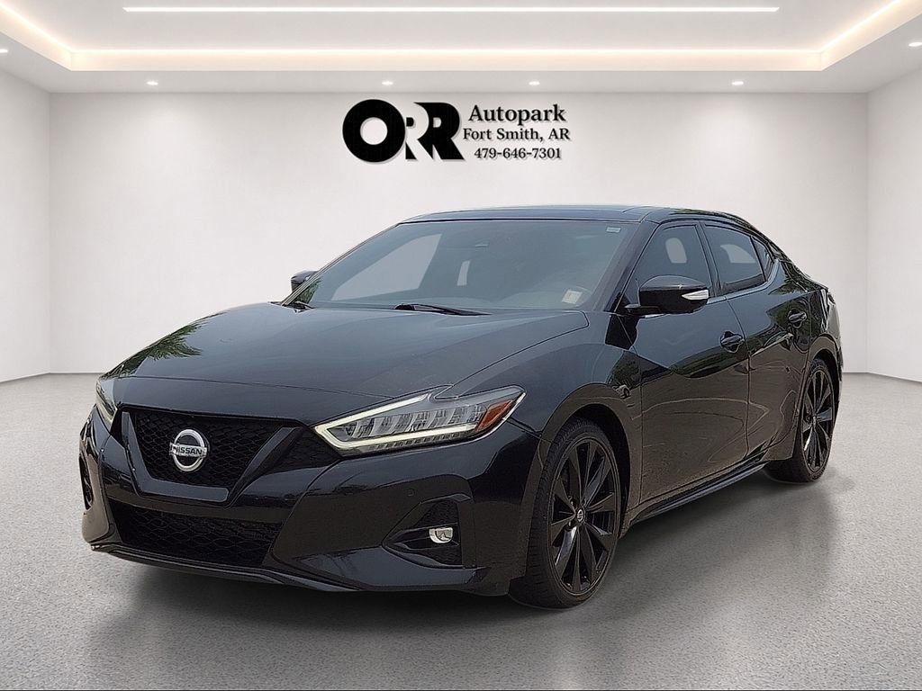 Used 2022 Nissan Maxima SR w/ Sport Mat Group FWD image 2