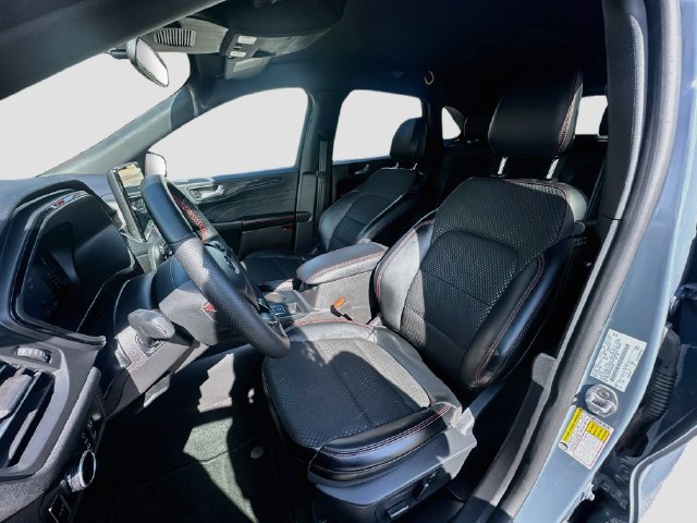 Used 2024 Ford Escape ST-Line w/ Tech Pack #1 AWD/4WD image 22