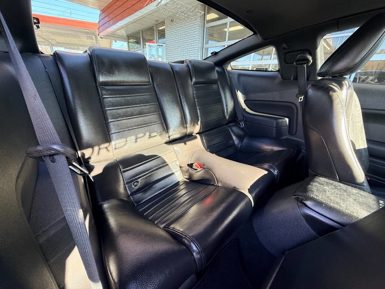 Used 2005 Ford Mustang GT Premium image 27