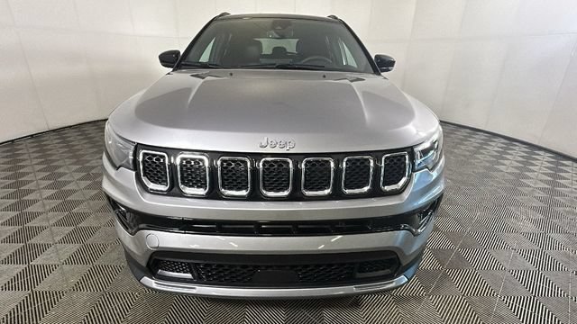 Used 2024 Jeep Compass Limited AWD/4WD image 7