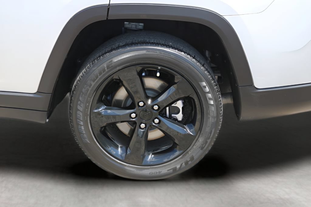 Used 2022 Jeep Grand Cherokee L Laredo AWD/4WD image 9