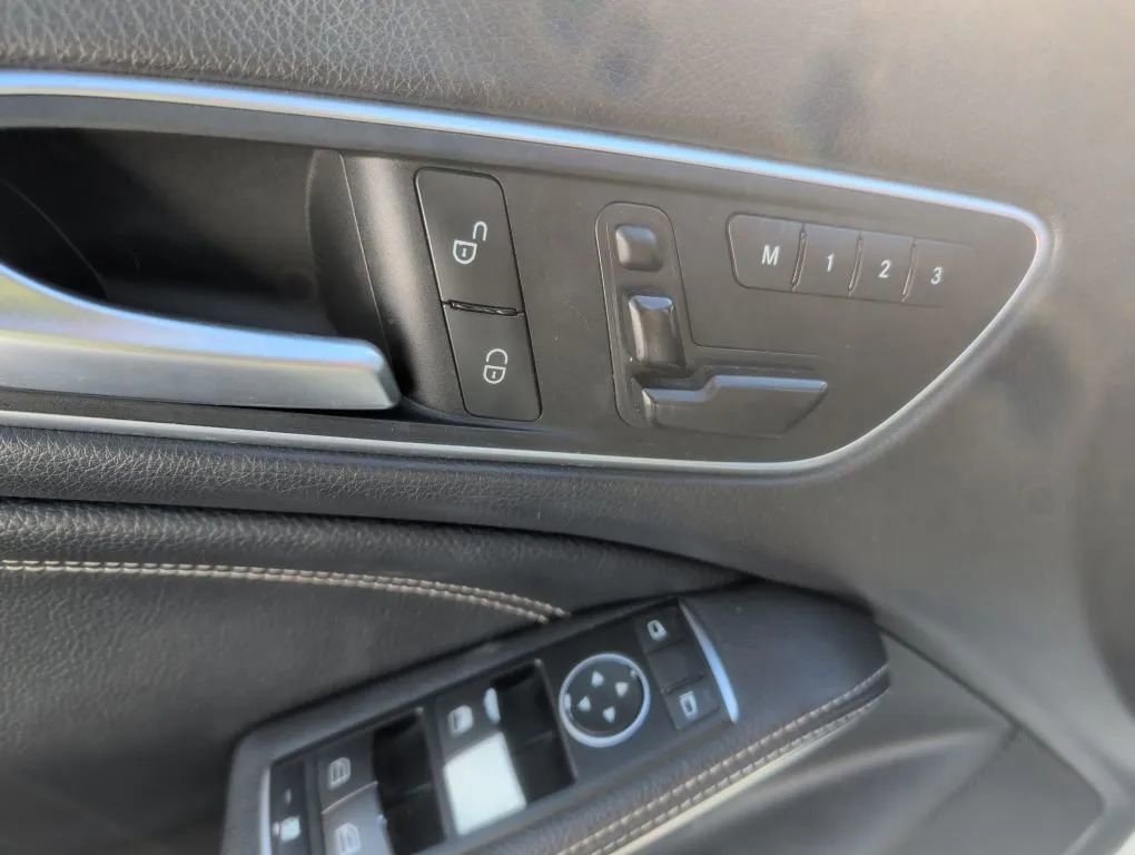 Used 2016 Mercedes-Benz CLA 250 4MATIC image 27