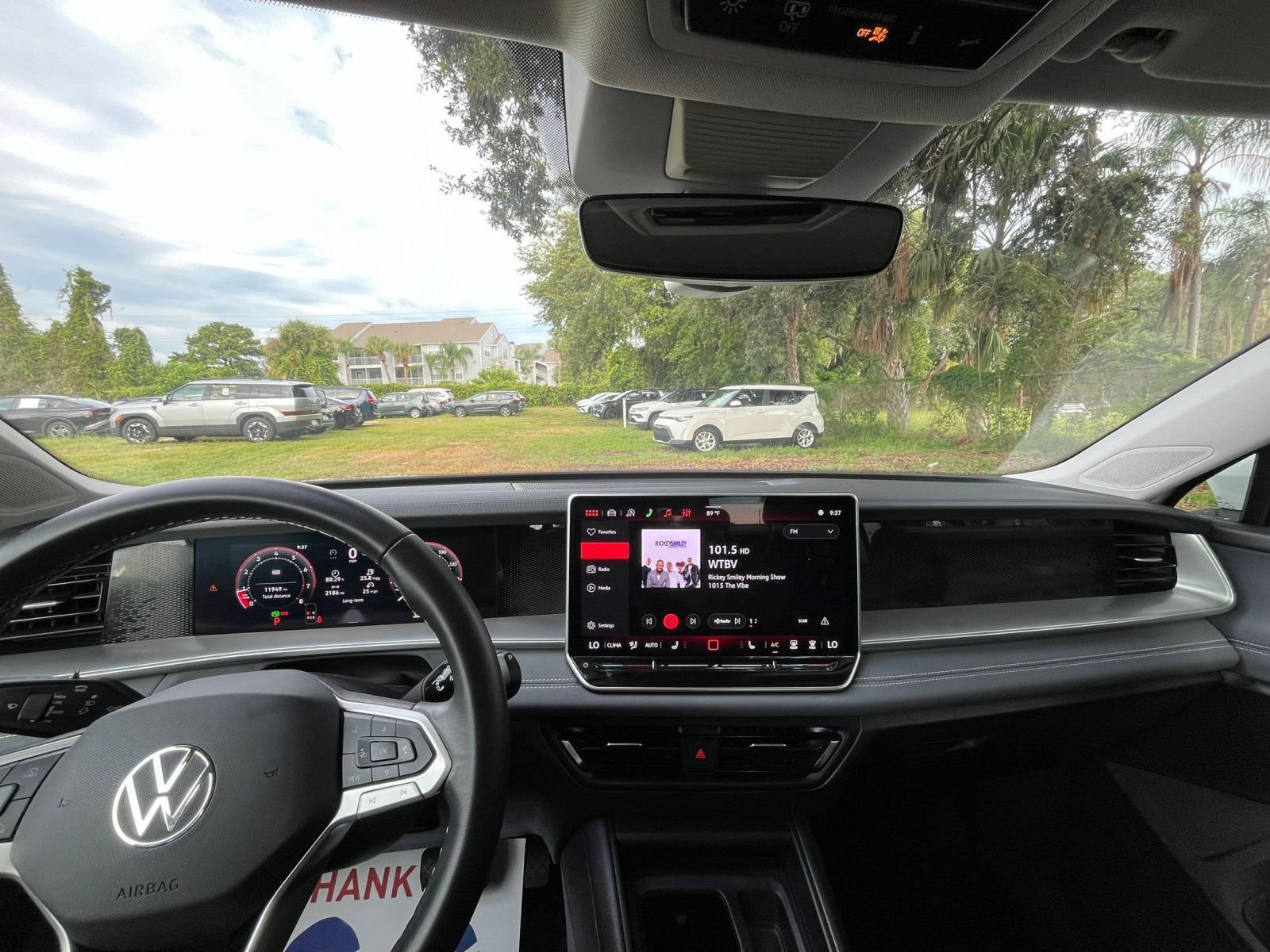 Used 2026 Volkswagen Tiguan SE FWD image 33