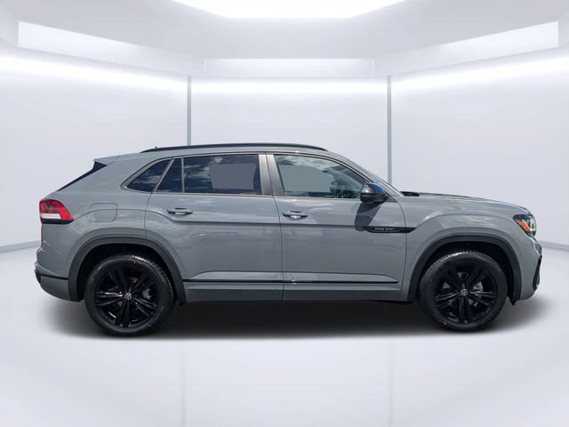 Used 2023 Volkswagen Atlas Cross Sport SEL R-Line AWD/4WD image 2