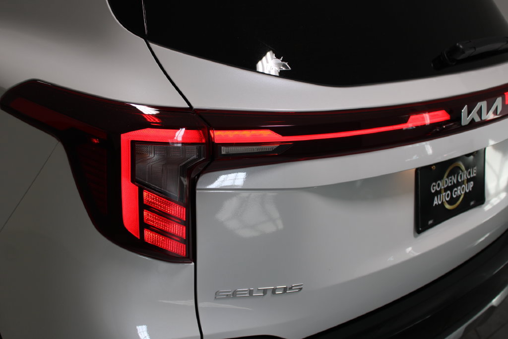 Used 2025 Kia Seltos EX w/ EX Sunroof Package FWD image 52