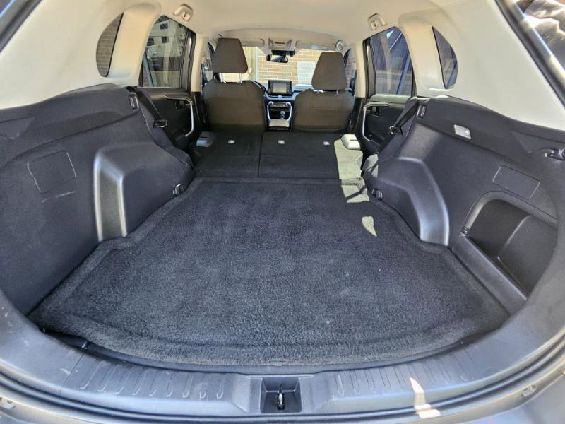 Used 2019 Toyota RAV4 LE image 69