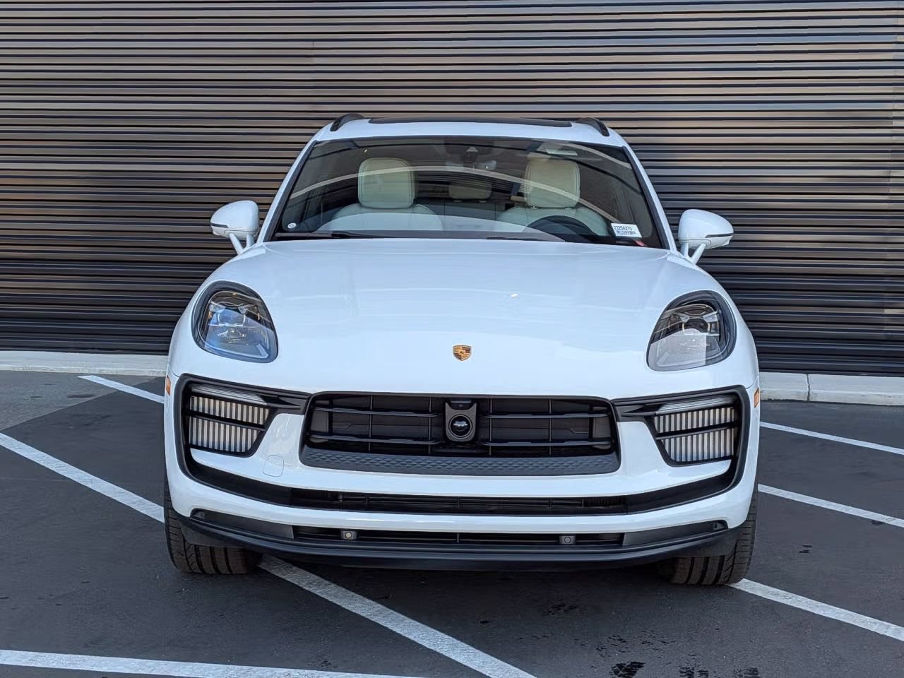 Certified 2025 Porsche Macan S AWD/4WD image 10