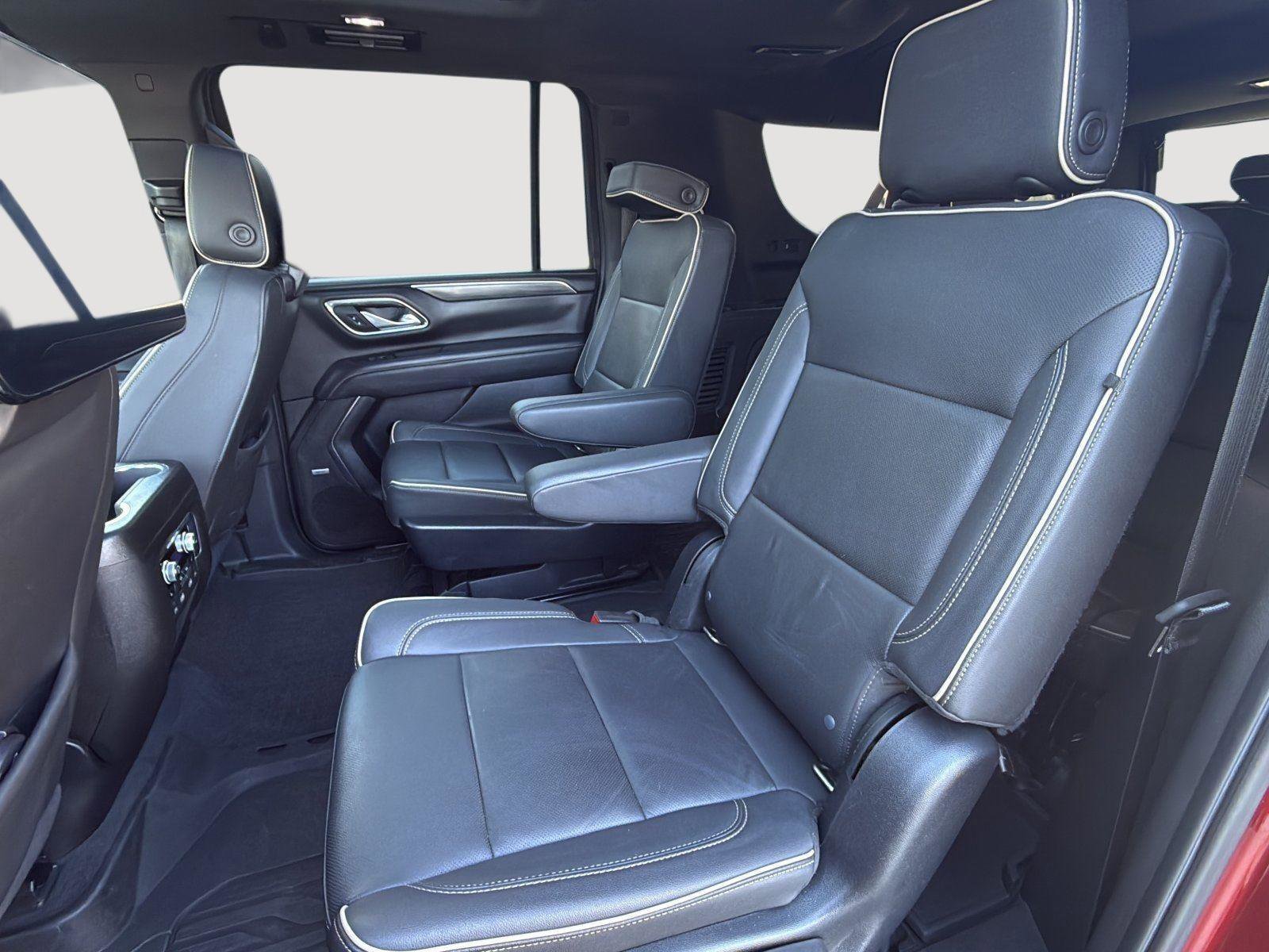 Used 2022 GMC Yukon XL SLT w/ SLT Luxury Package image 19