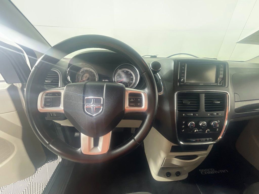 Used 2017 Dodge Grand Caravan SE w/ Power Window Group image 15