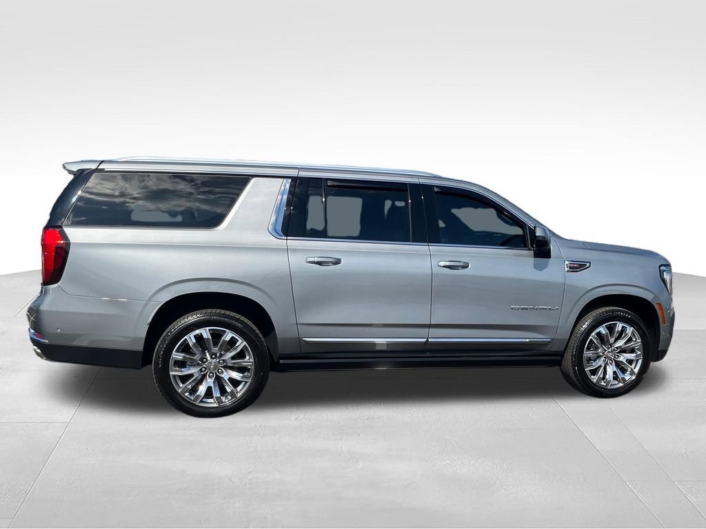 Used 2025 GMC Yukon XL Denali w/ Sun & Power Step Package AWD/4WD image 6