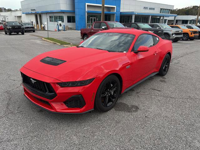 Used 2025 Ford Mustang GT RWD image 3