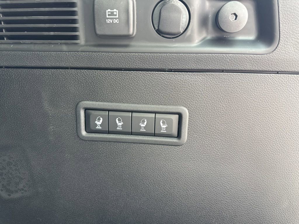 Used 2024 Jeep Wagoneer Series III w/ Rear Seat Video Group 1 image 15