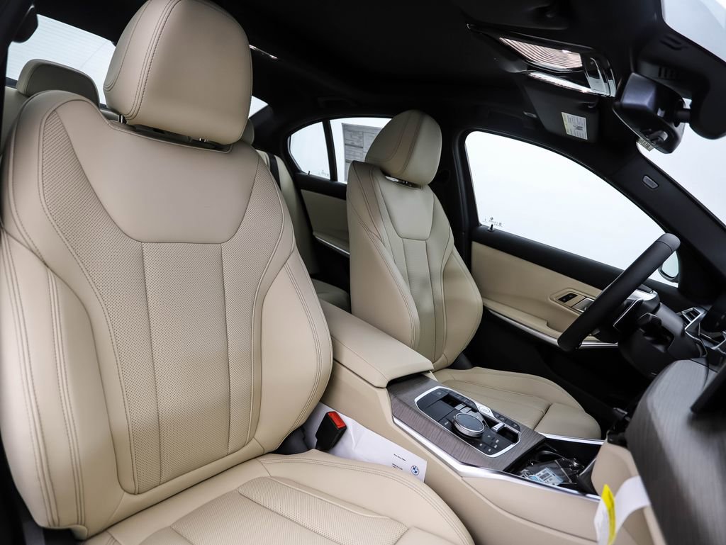 Used 2025 BMW 330i xDrive Sedan w/ Convenience Package image 33