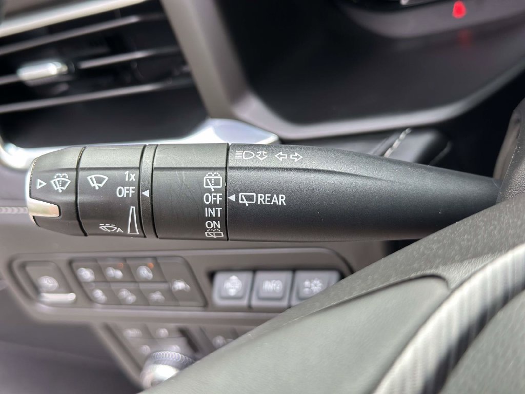 Used 2023 GMC Yukon Denali Ultimate AWD/4WD image 39
