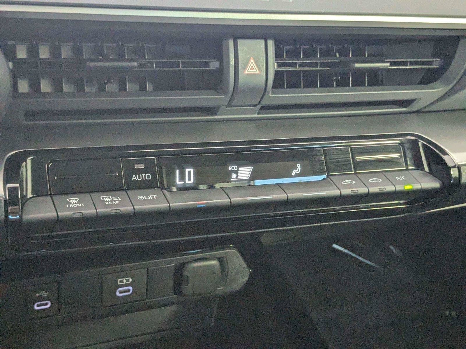 Certified 2025 Toyota Prius LE FWD image 22