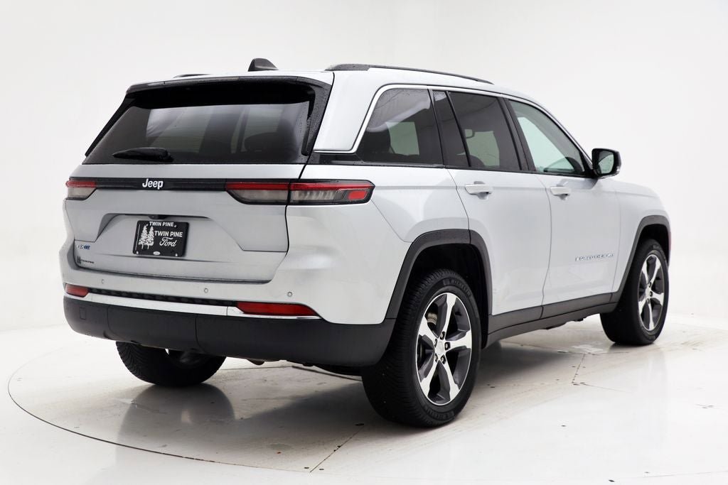Used 2023 Jeep Grand Cherokee 4WD 4xe image 8