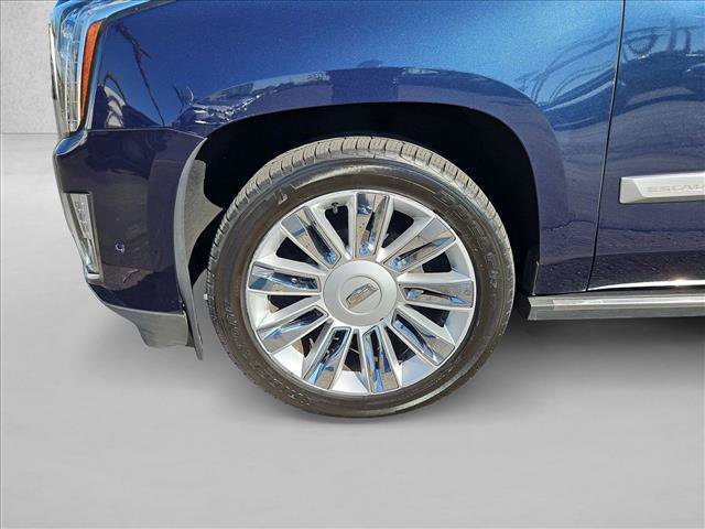 Used 2019 Cadillac Escalade ESV Platinum AWD/4WD image 28