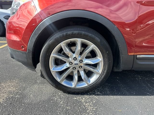 Used 2014 Ford Explorer Limited w/ Equipment Group 302A AWD/4WD image 17