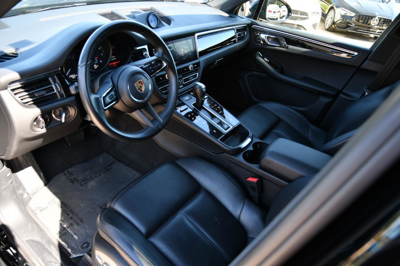 Used 2024 Porsche Macan AWD/4WD image 23