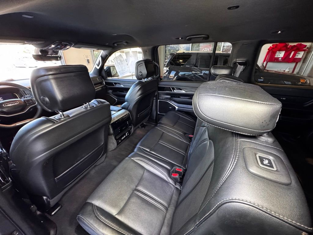 Used 2024 Jeep Wagoneer L Series II w/ Flexible Seating Group AWD/4WD image 38