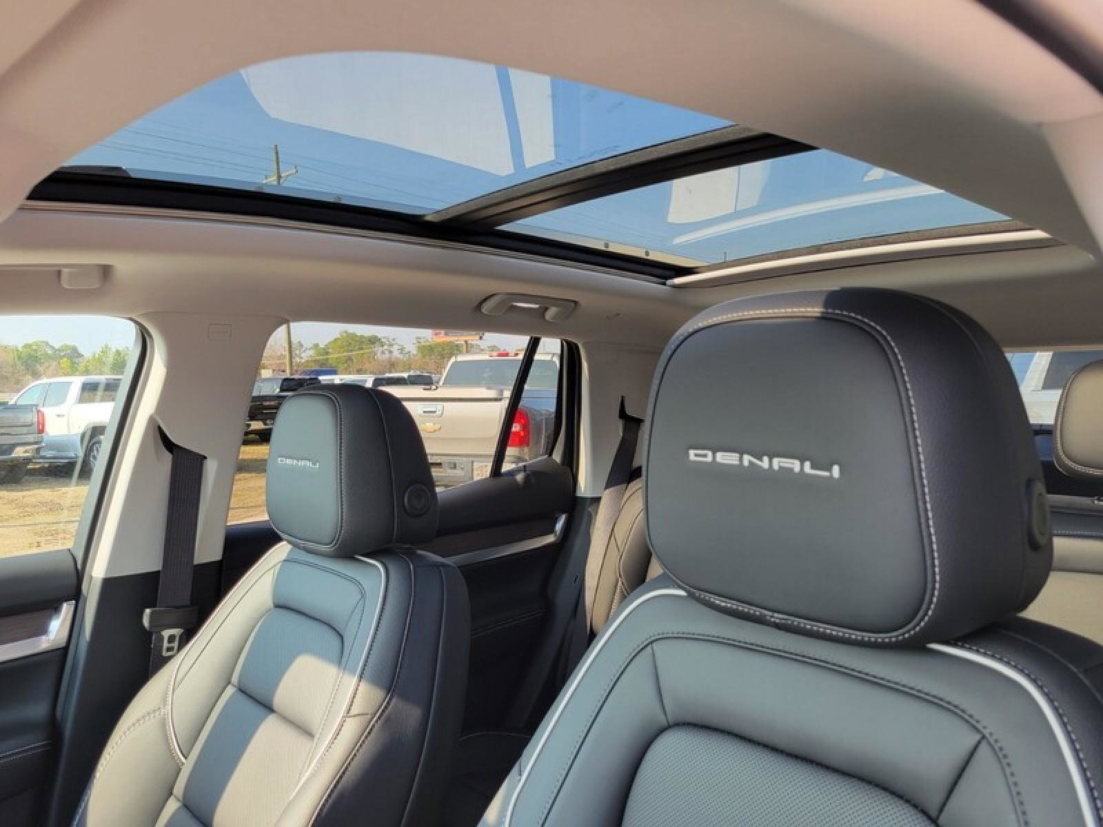 New 2026 GMC Terrain Denali w/ LPO, Floor Liner Package image 26