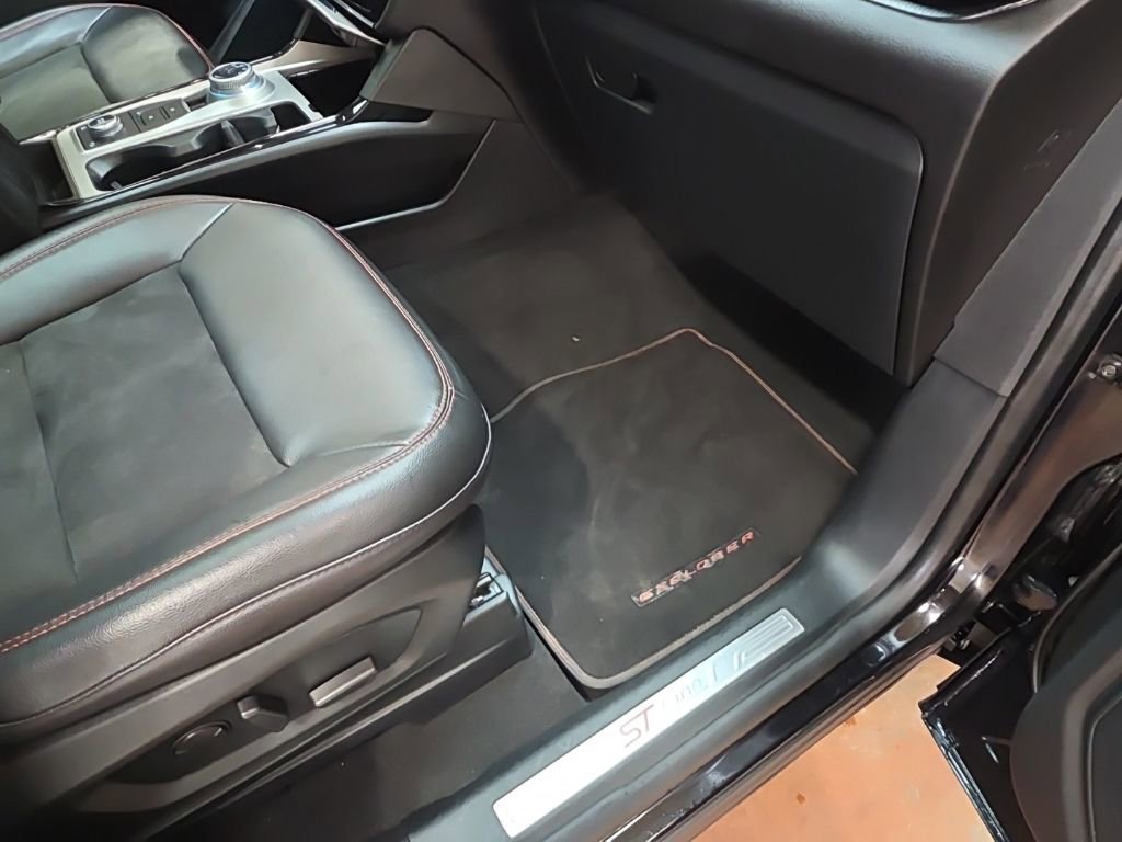 Used 2022 Ford Explorer ST-Line w/ Class IV Trailer Tow Package image 9